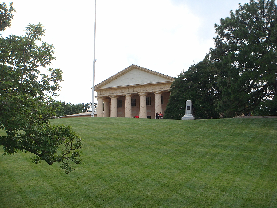 Washington DC [2009 July 02] 024.JPG - Scenes from Arlington National Cemetery.